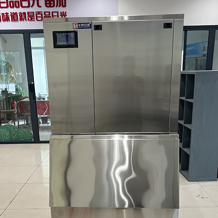 300公斤,500公斤純雪花制冰機交付深圳海鮮姿造