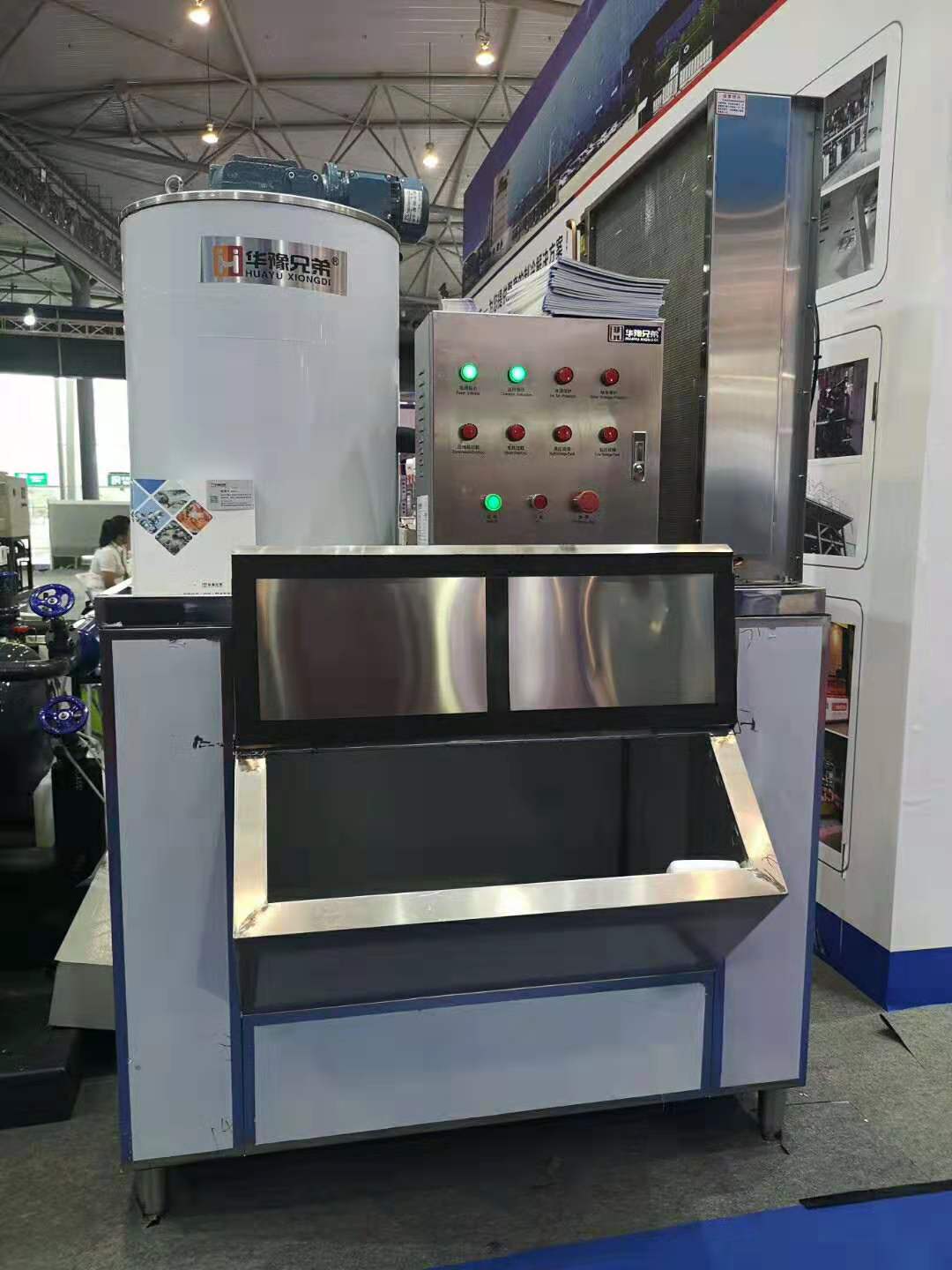 華豫兄弟1噸商用片冰機交付小龍坎火鍋店使用