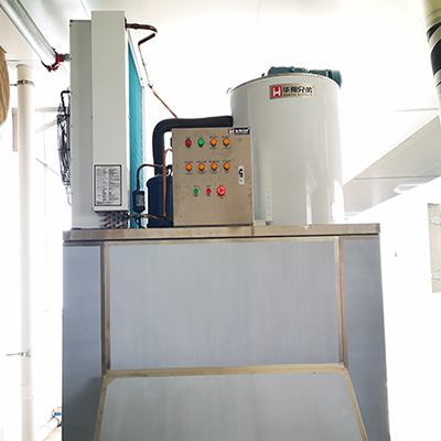 2噸片冰機交付河南新鄉某食品加工廠使用