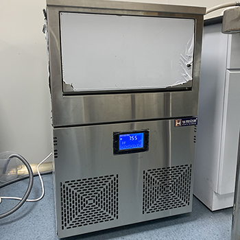 85公斤雪花制冰機交付深圳某實驗室使用