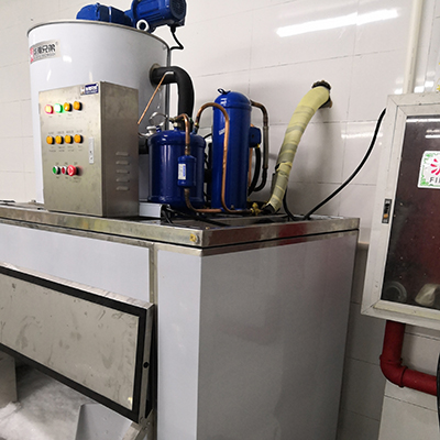 2噸全不銹鋼片冰機(jī)交付江蘇某食品加工廠使用