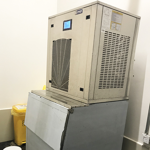 華豫兄弟6臺(tái)500公斤雪花制冰機(jī)在香港馬會(huì)使用