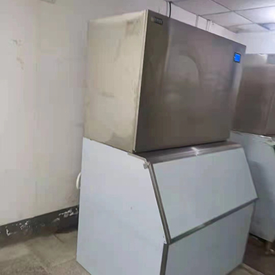 1噸方塊制冰機交付西安某食品廠使用