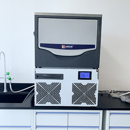 2臺(tái)150公斤雪花制冰機(jī)交付深圳某研究院使用