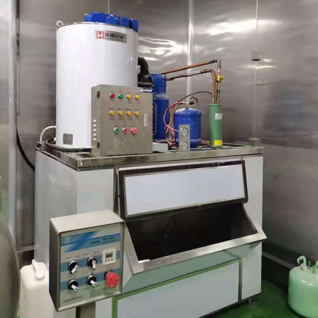 3噸不銹鋼片冰機交付河南某食品廠使用