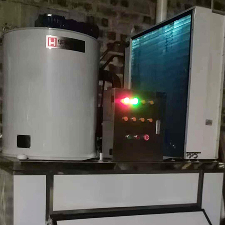 3噸片冰機交付某廣西某蔬菜批發使用