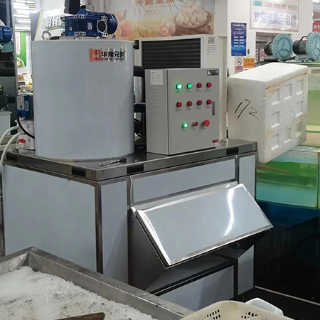 1噸片冰機交付北京某生鮮超市使用