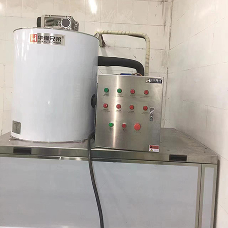 2噸片冰制冰機交付漯河某食品廠使用