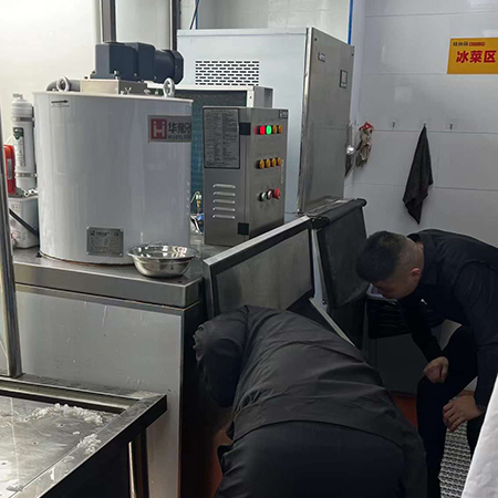 500公斤片冰機(jī)交付深圳某火鍋店連鎖使用