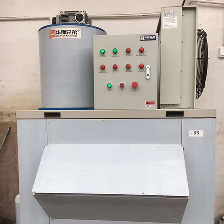 1噸片冰機交付廣西百色連鎖超市使用