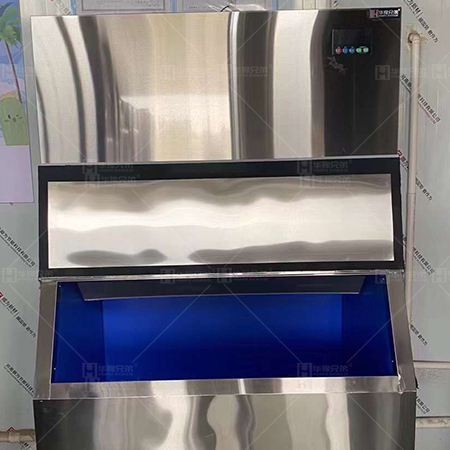 4臺1噸方塊制冰機交付某大型餐飲連鎖公司