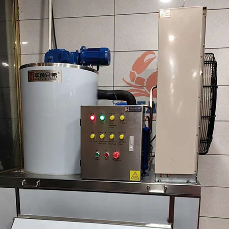 1.5噸片冰機交付湖南郴州某超市