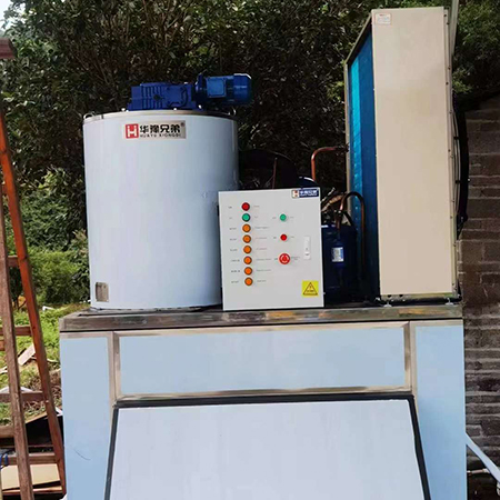 3噸片冰機(jī)交付廣東河源某養(yǎng)殖場