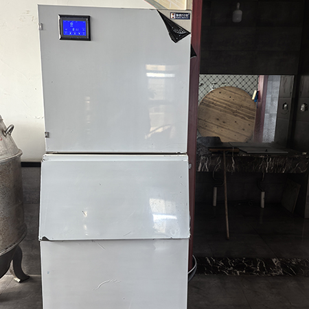 300公斤純雪花制冰機交付浙江嘉興某海鮮姿造