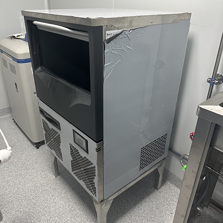150公斤雪花制冰機交付鄭州某生物實驗室