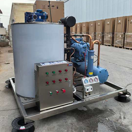 1臺5噸片冰機(jī)和30臺500公斤片冰機(jī)出口印尼