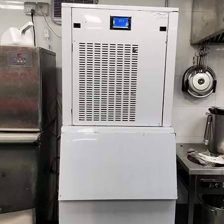 300公斤雪花制冰機(jī)交付四川眉山某火鍋店