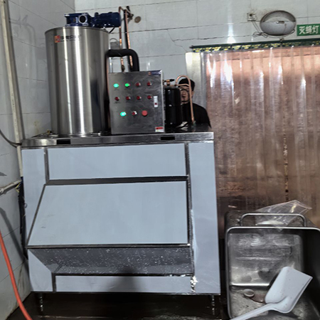 2噸片冰機(jī)交付河南武陟某食品廠