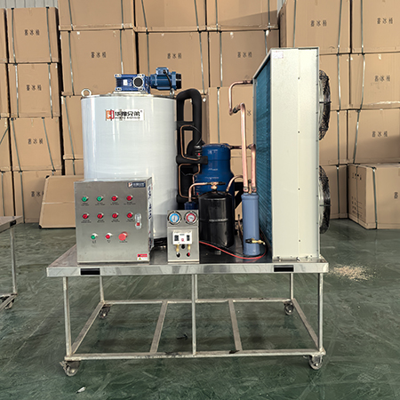 江蘇食品廠2臺3噸片冰機試機現場